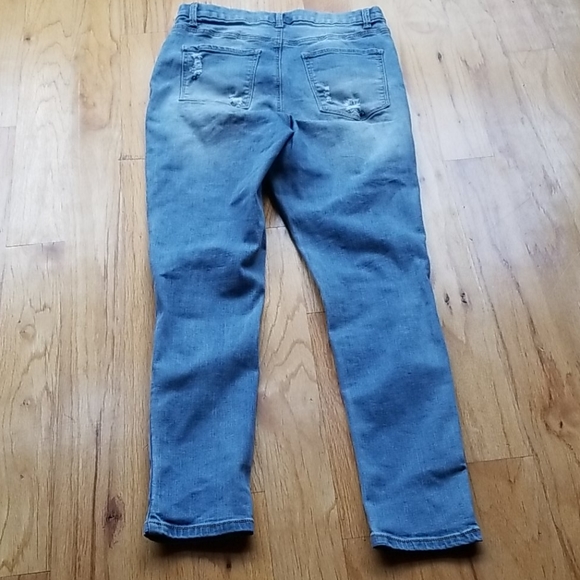 Jeans - Distressed Junior Size 13 - Picture 3 of 3